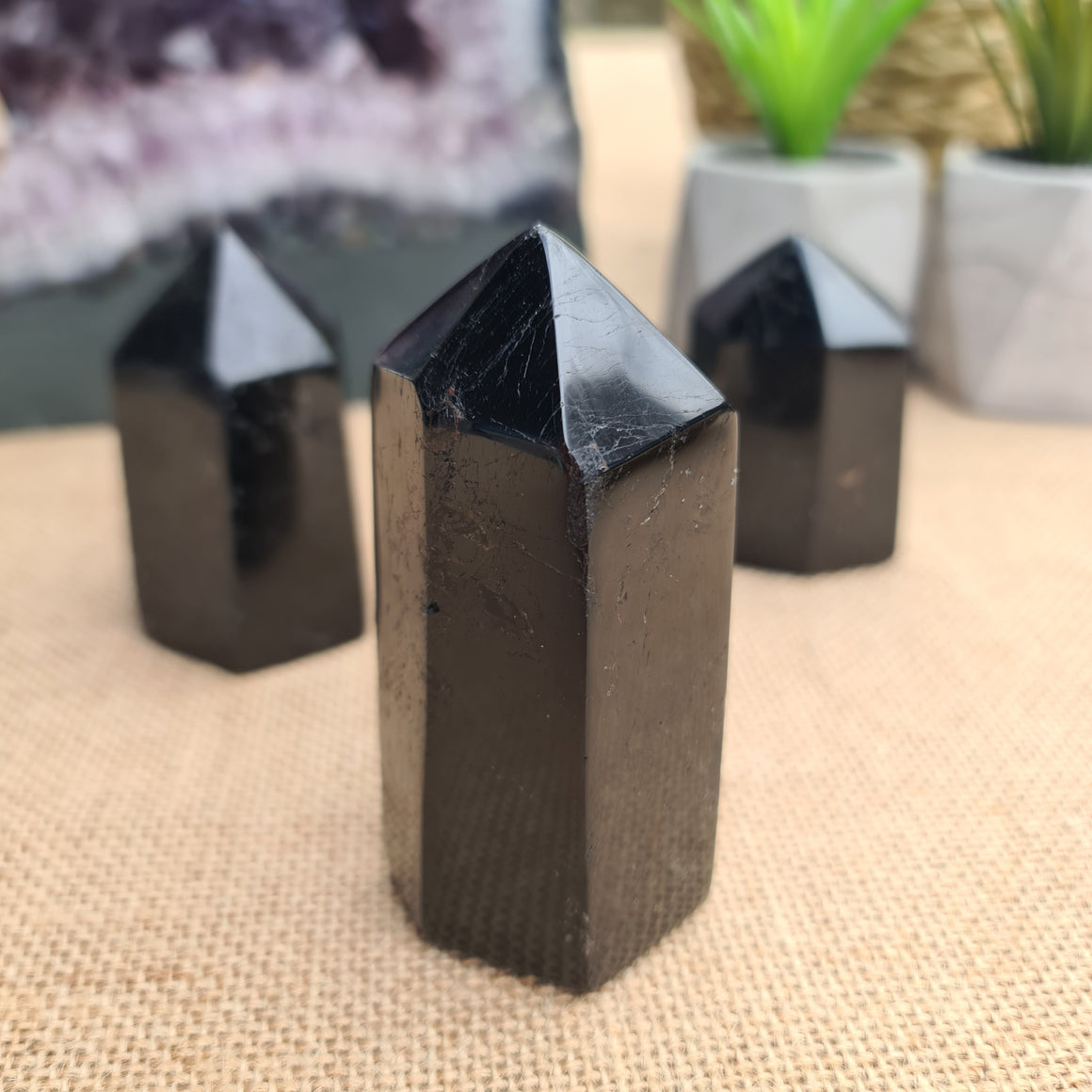 Ozanao Pointe Tourmaline