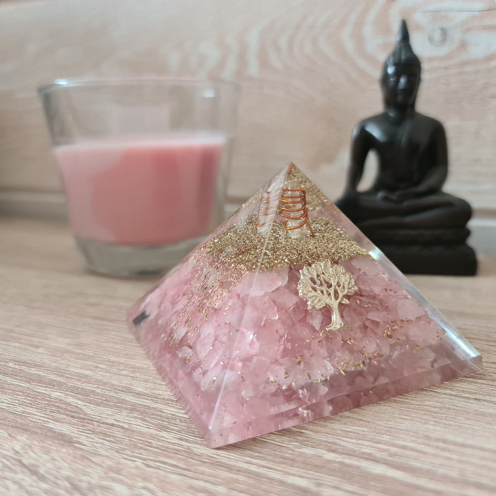 Ozanao - Pyramide Orgonite quartz rose